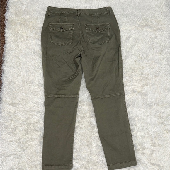 White House Black Market Pants - Size 8 WHBM Pret A Jet Olive Green Cargo Pants